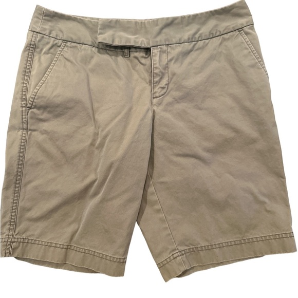 Eddie Bauer Women’s Vashon Fit‎  Light Green Shorts Sz 6 Excellent - Picture 1 of 3
